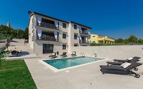Villa Grey Fuskulin